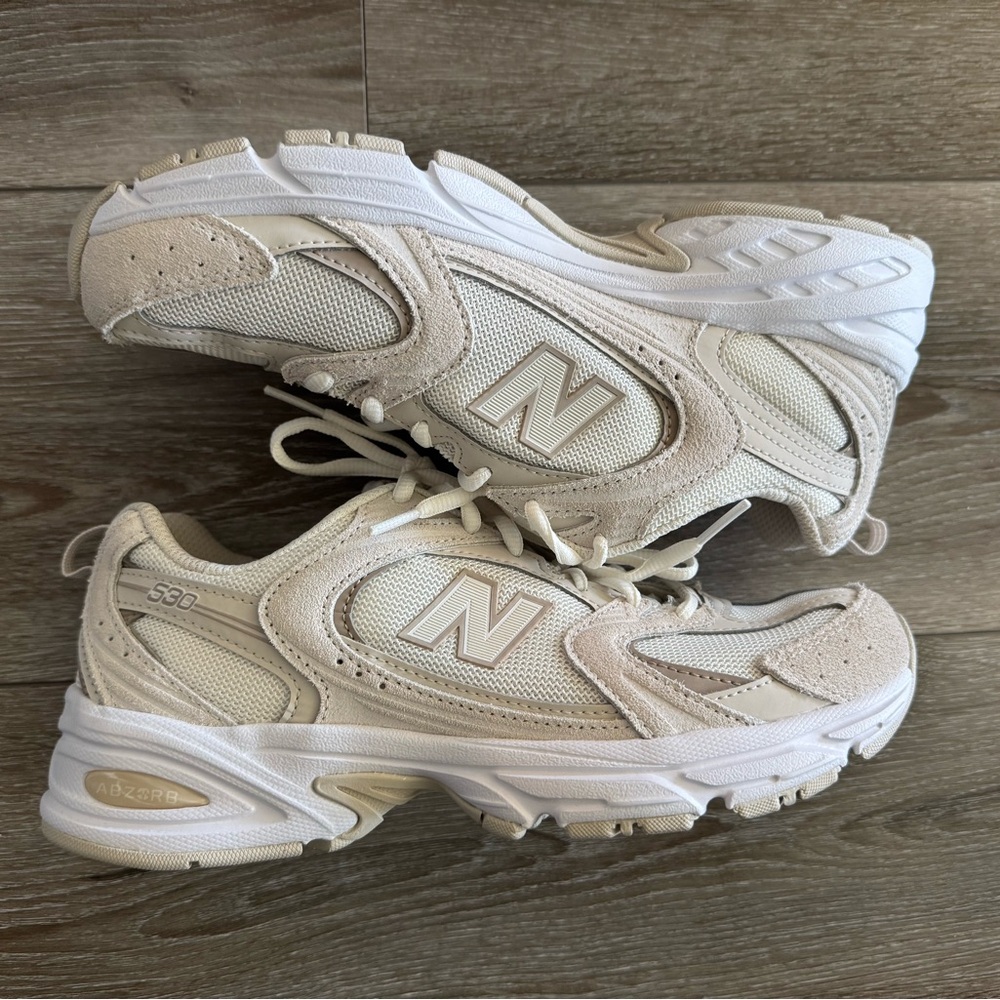 New Balance 530 Women's Beige Sneakers